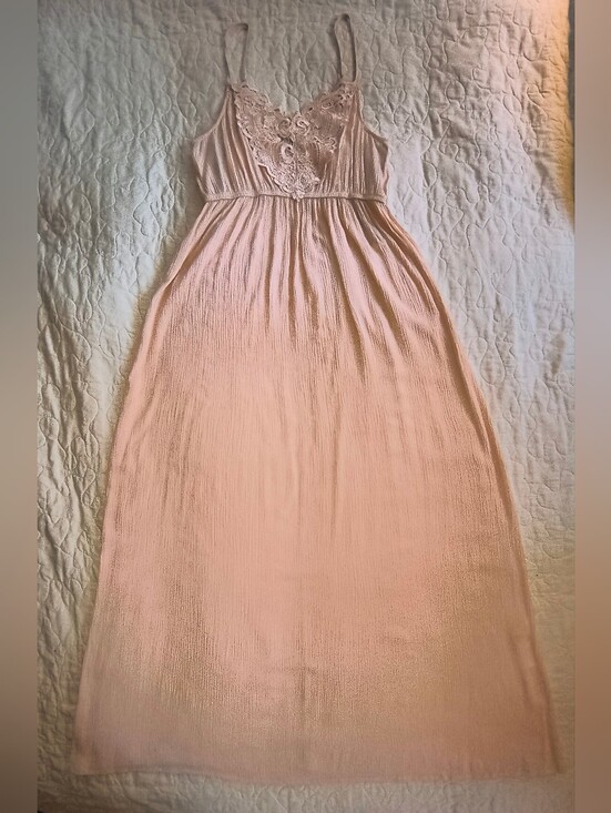 Forever 21 Other - Forever 21 Light Peach/Pink Lace-Trim Maxi Chemise